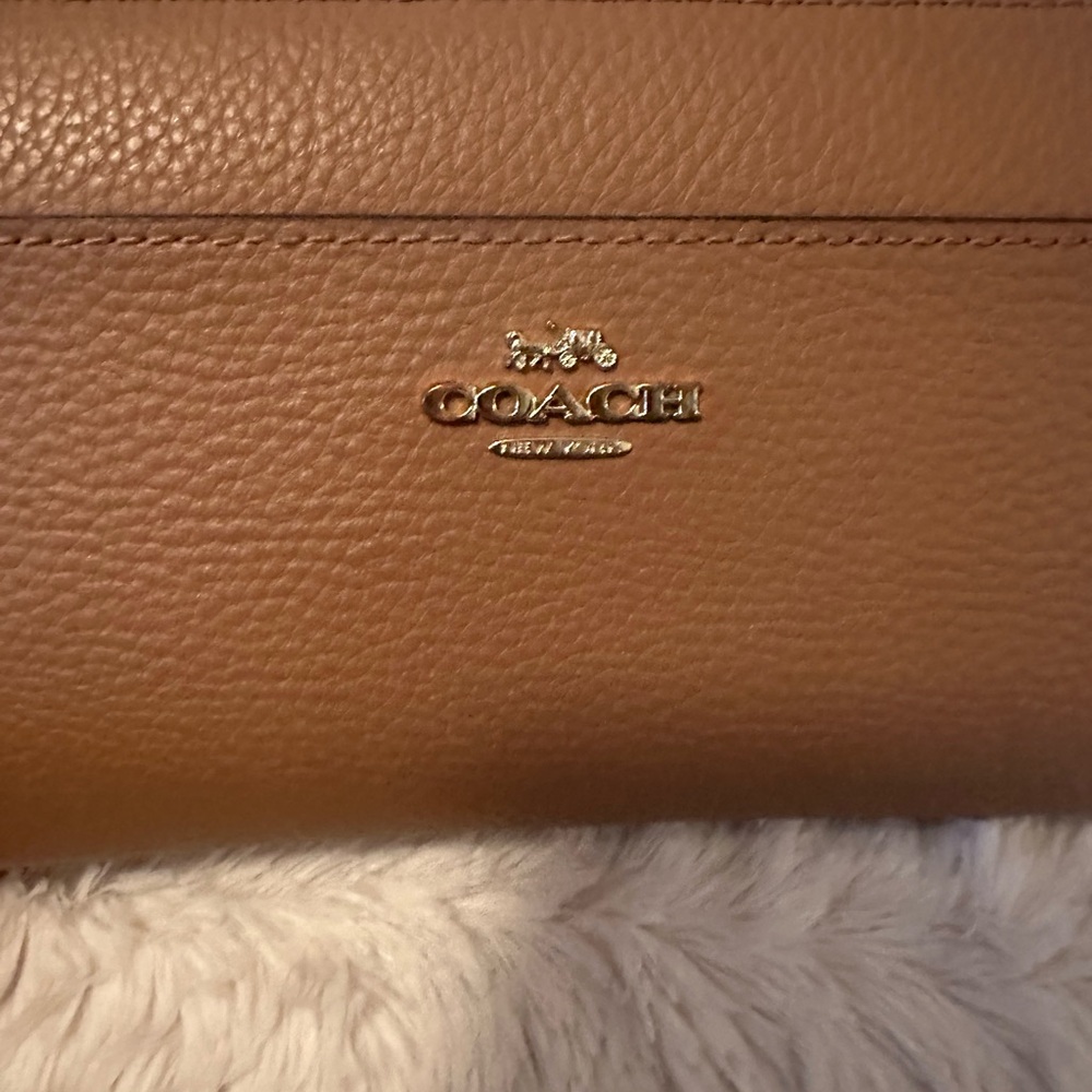 Coach Pebbled Leather Continental Wallet in Tan Brown with Gold Logo
